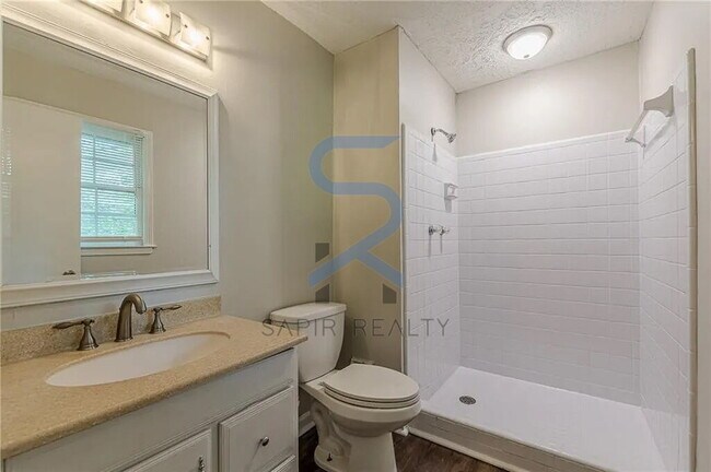 Building Photo - Move in before November 30th and choose your reward: a $250 Amazon Gift Card or a 55 Smart TV!