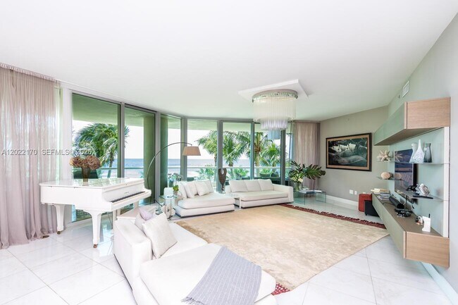 Building Photo - 16051 Collins Ave