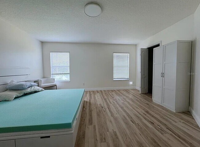 Building Photo - 15345 Harrowgate Way