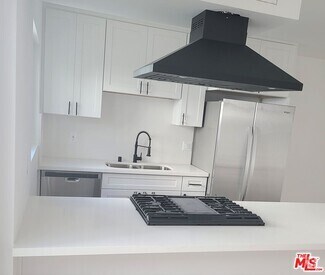 Building Photo - 465 Le Doux Rd