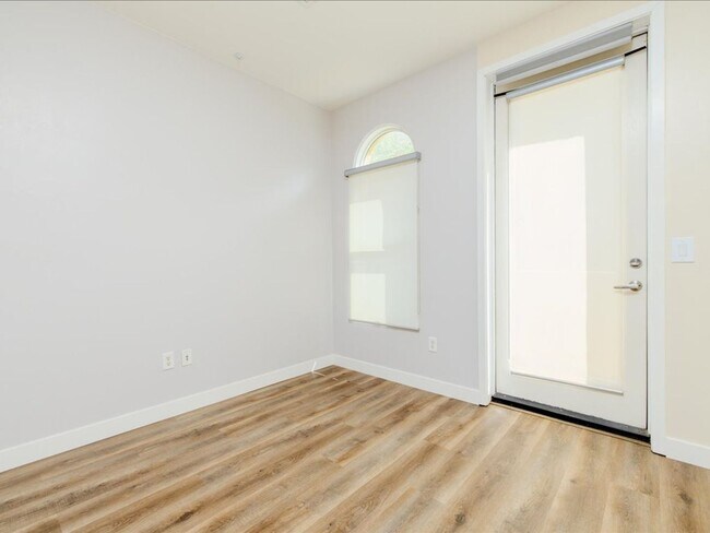 Building Photo - 3 Bedroom, 2.5 Bath CATALINA MOUNTAIN VIEWS! ROOF TOP CABANA!!