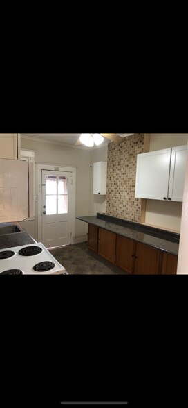 Primary Photo - 253 Manning Blvd