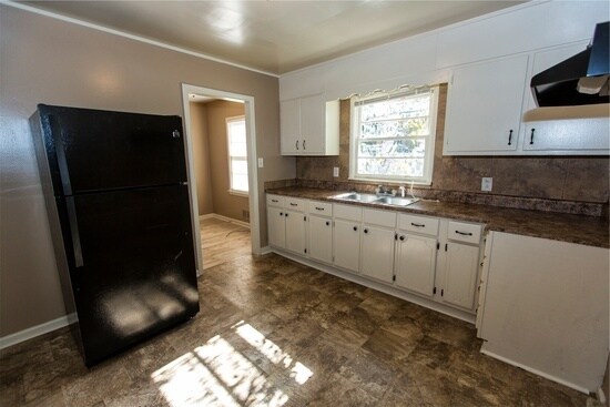 Building Photo - 6732 Frankfort Ave