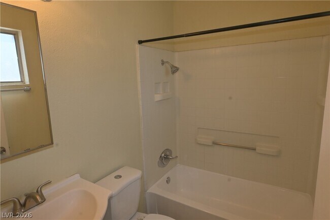 Building Photo - 3021 E Carey Ave