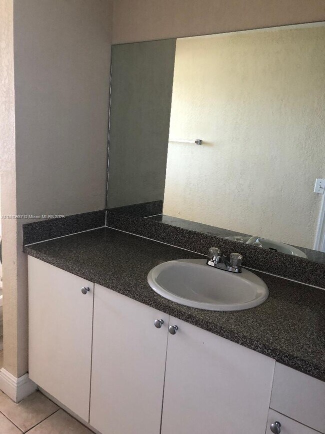 Building Photo - 17255 SW 95th Ave