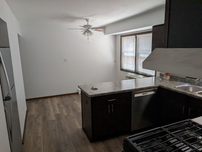 Building Photo - 2411 N 77th Ct