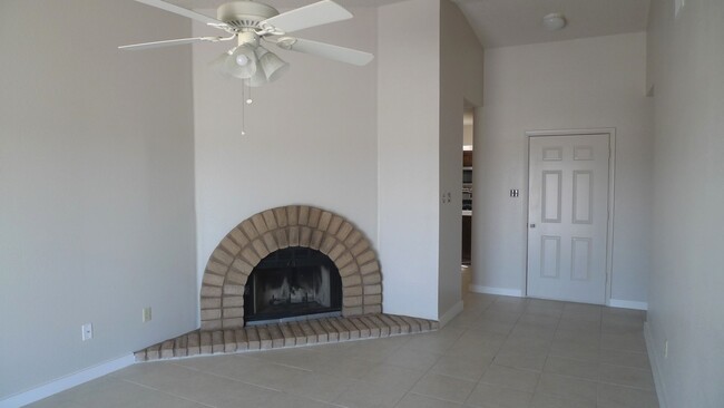 Building Photo - Sunset Mesa with view of the Yuma Valley f...