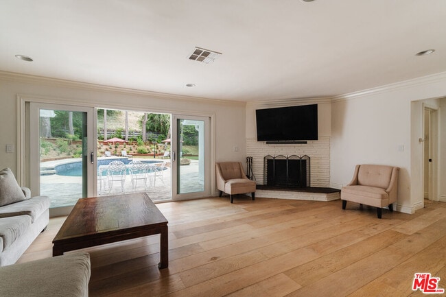 Building Photo - 15514 Del Gado Dr