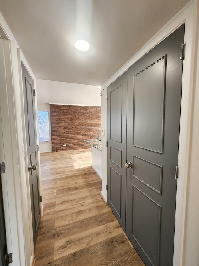 Building Photo - Drummond Flats