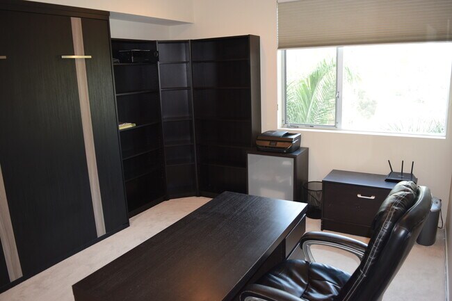 Building Photo - 3100 6th Ave