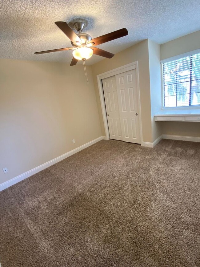 Building Photo - 12909 Hillary Way