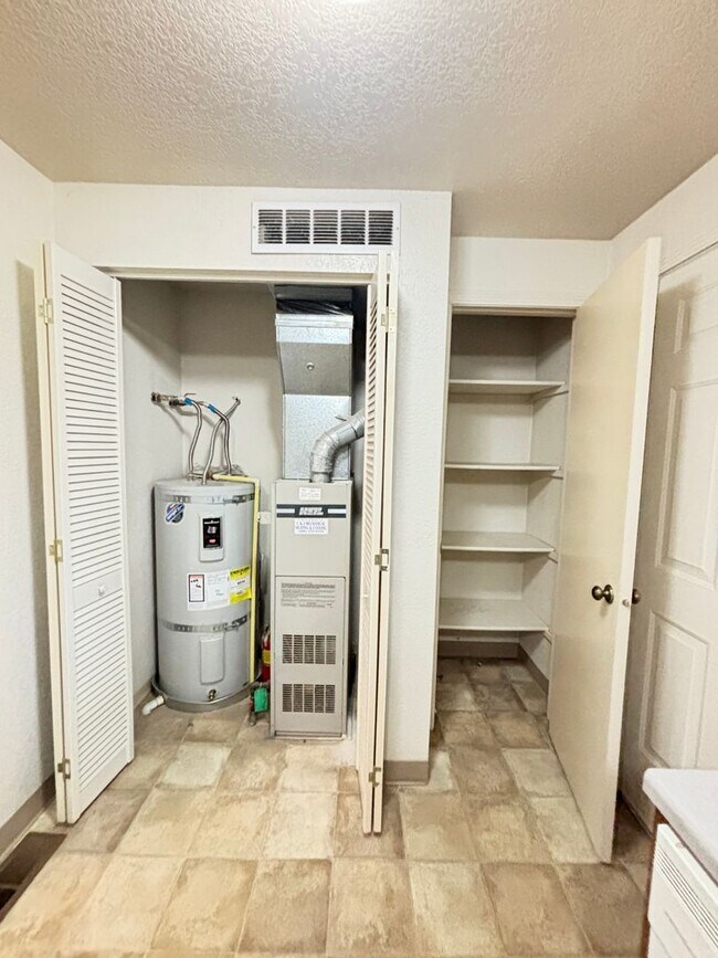 Building Photo - Grant Creek Condo