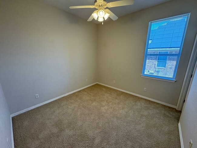 Building Photo - 1712 Iron Jacket Trail