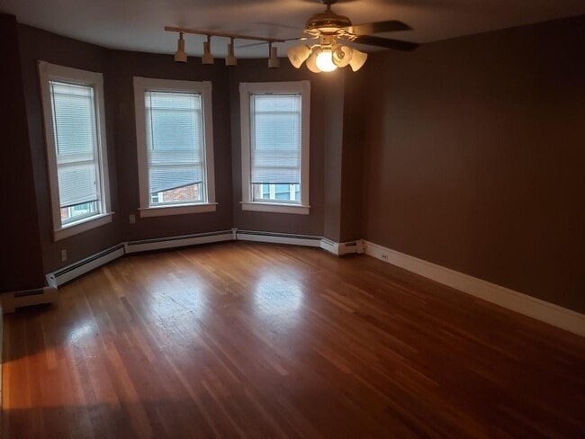 Building Photo - 450 Laurel Hill Ave