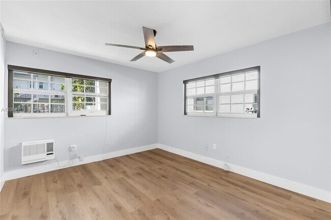 Building Photo - 1450 NE 171 St