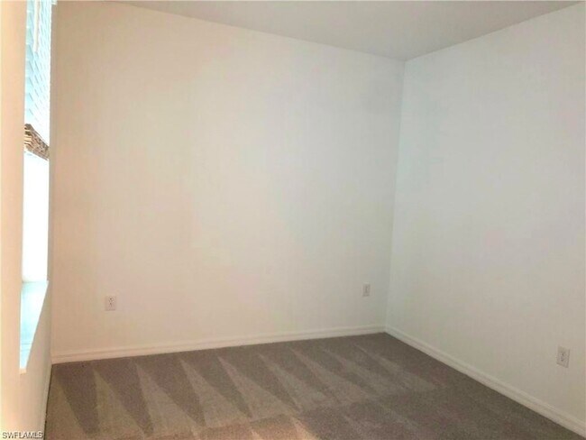 Building Photo - 15960 Grassland Ln