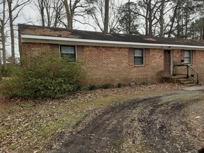 Building Photo - 317-317 Hurdle Dr