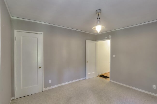 Building Photo - 1766 Woodhaven Way