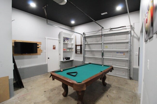 Building Photo - 221 Alleghany Dr