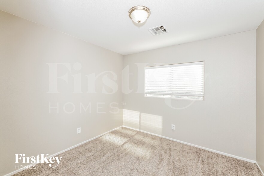 Building Photo - 10417 Calypso Cave St