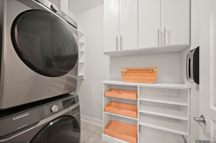 Building Photo - 7707 Bluebonnet Blvd