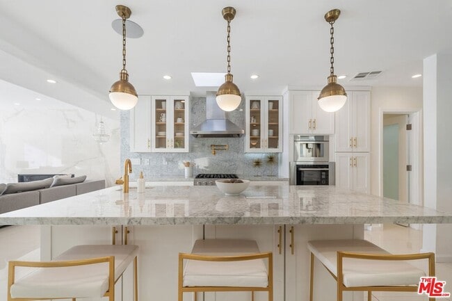 Building Photo - 1040 Montego Dr