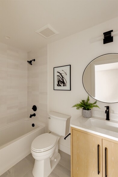 Building Photo - 1755 N Williams St