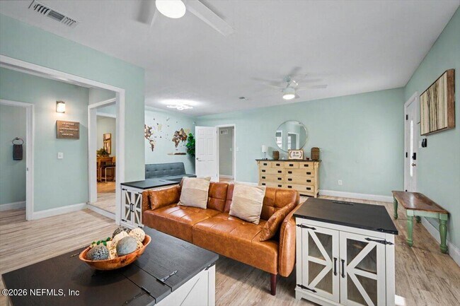 Building Photo - 719 S Shores Rd