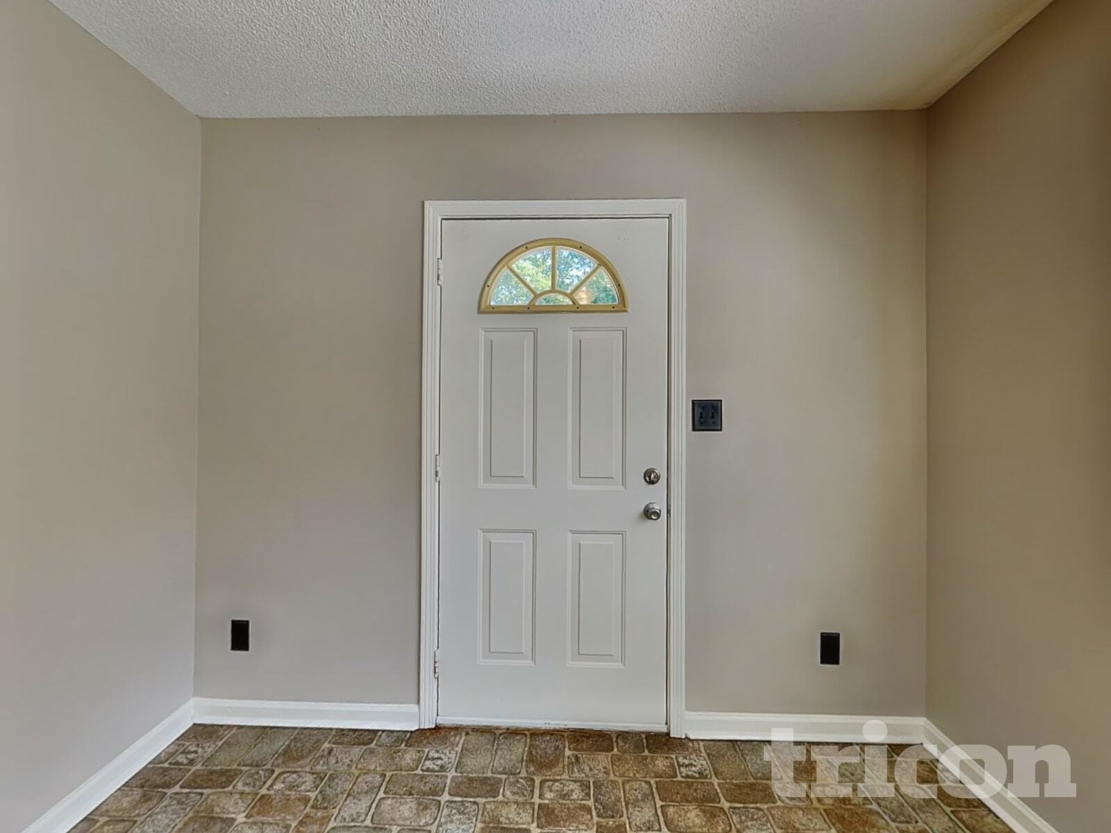Building Photo - 661 Rebecca Jane Dr