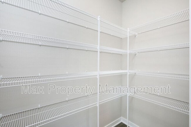 Building Photo - 5607 153rd St