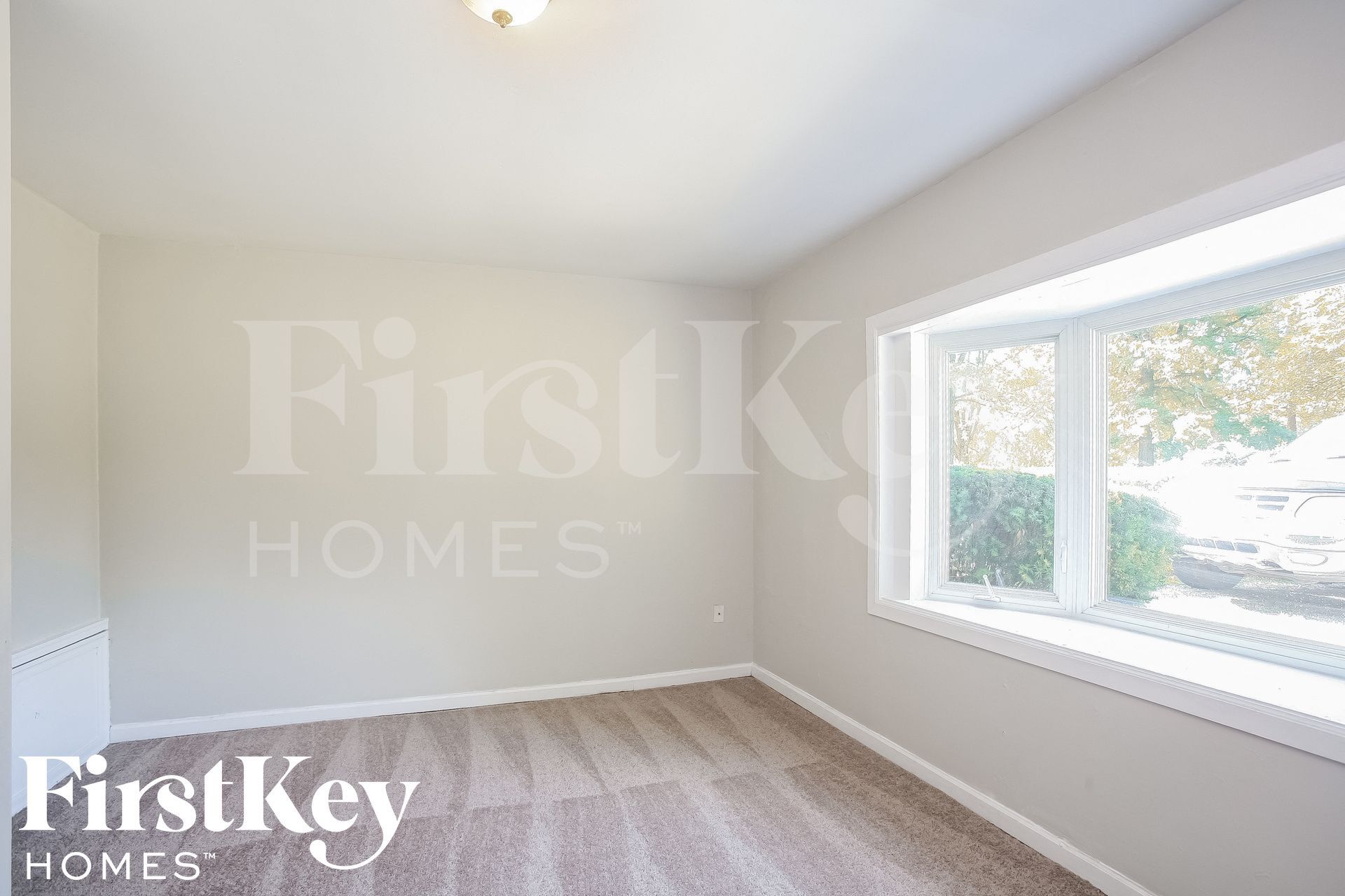 Building Photo - 5779 N Alton Ave