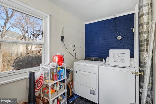 Building Photo - 1828 Olmstead Dr