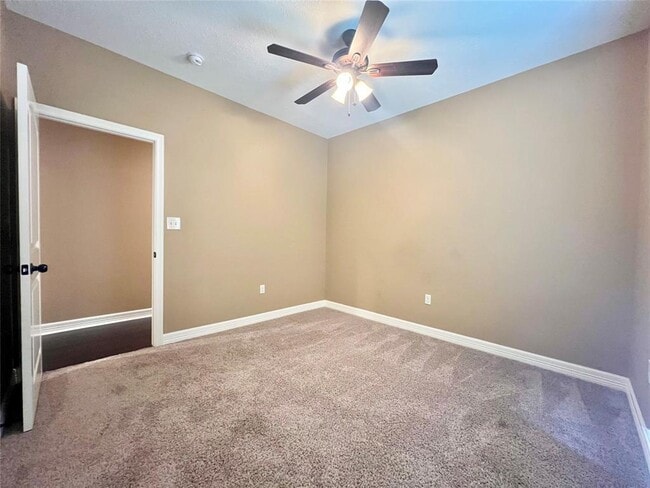 Building Photo - 5710 Nicole Ln