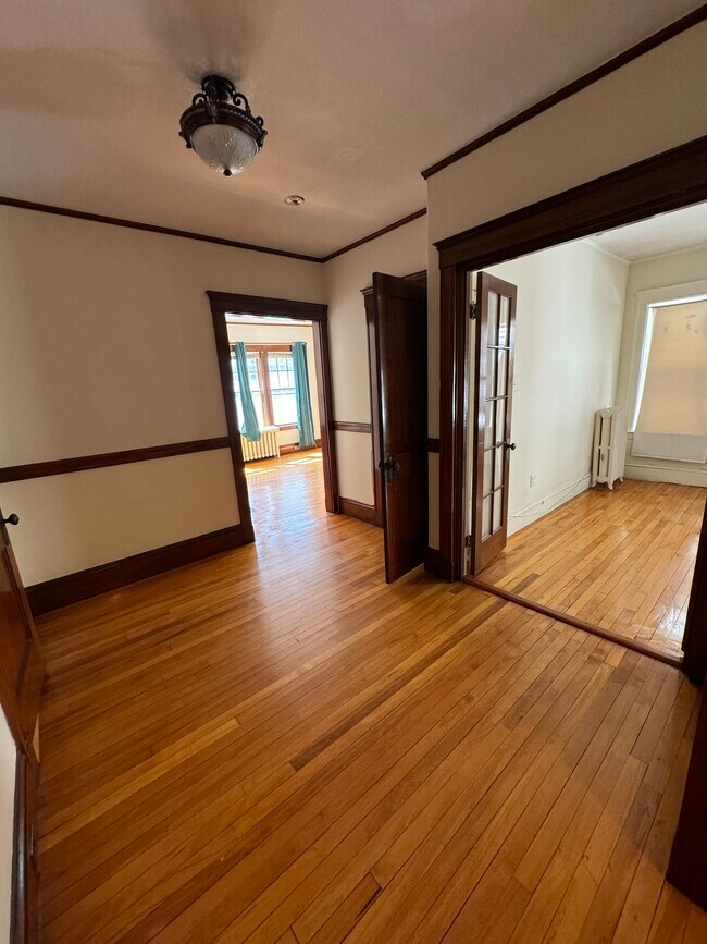 Building Photo - 17 Story St