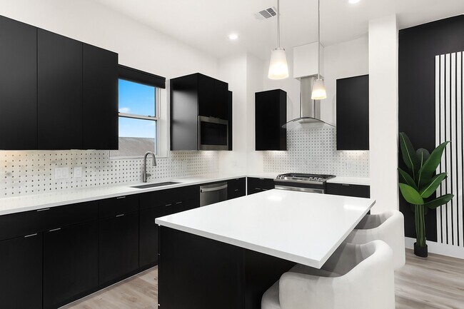 Building Photo - 500 Schweikhardt St