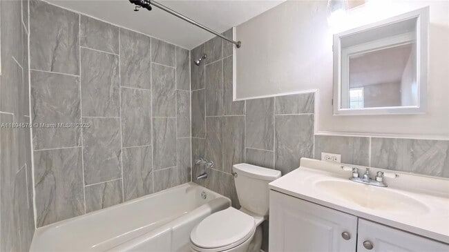 Building Photo - 1720 Funston St