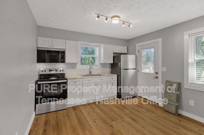 Building Photo - 622 Maplewood Ln