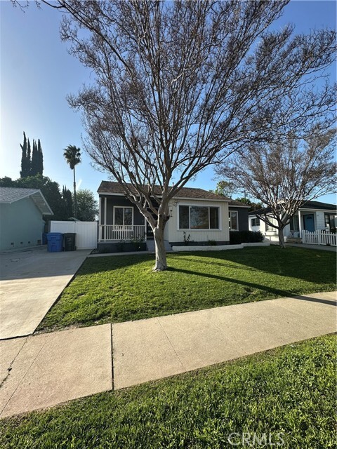 Building Photo - 6447 Balcom Ave