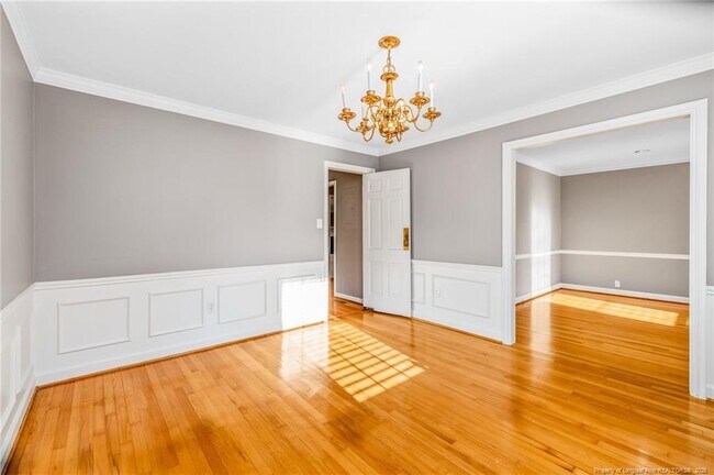 Building Photo - 2706 Huntington Rd