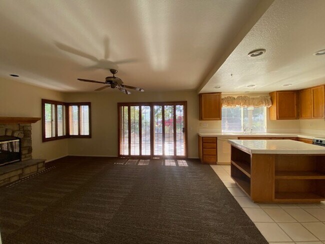 Building Photo - Moreno Valley 4 Bedroom Home Located in Sunnymead Ranch