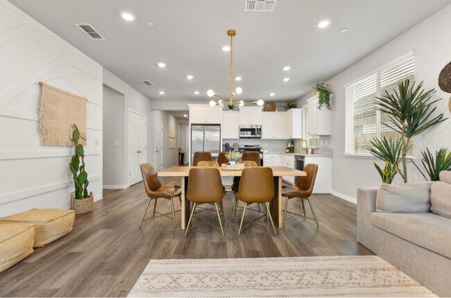 Building Photo - 1305 Swallowtail Dr