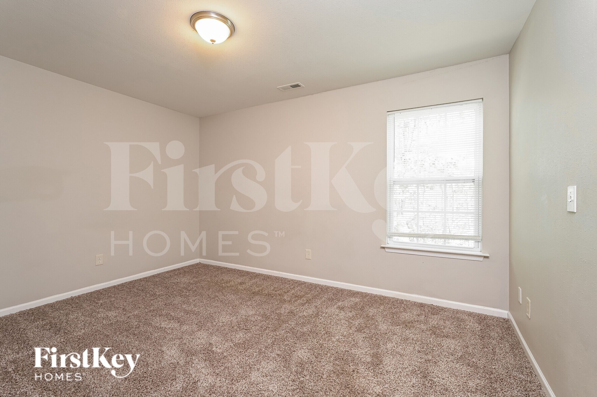 Building Photo - 165 Salem Trail Ct