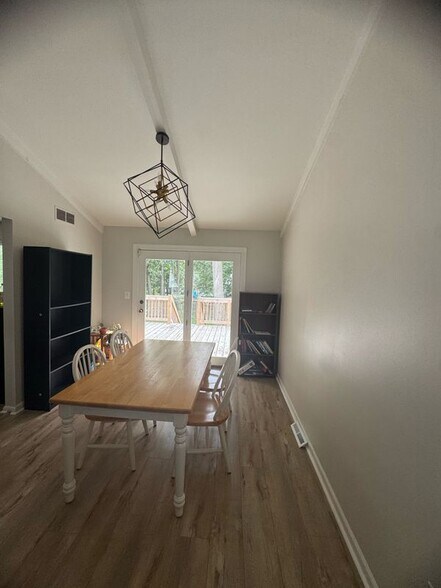 Building Photo - 7940 Covington Ave