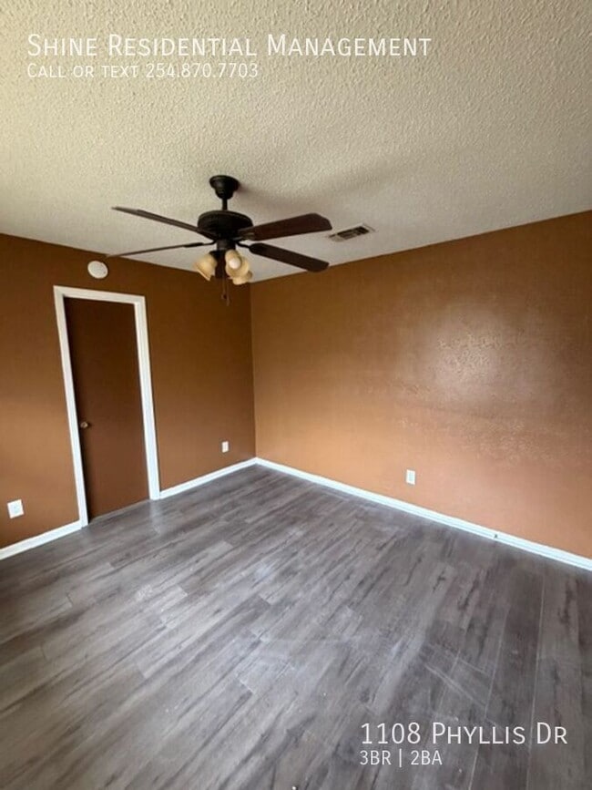 Building Photo - 1108 Phyllis Dr