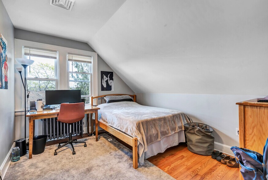 Building Photo - 4 Sheldon Terrace