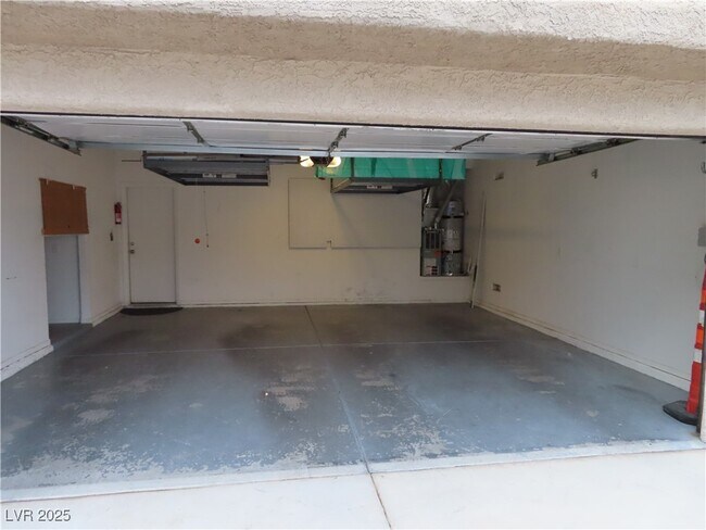 Building Photo - 4318 Via Dana Ave