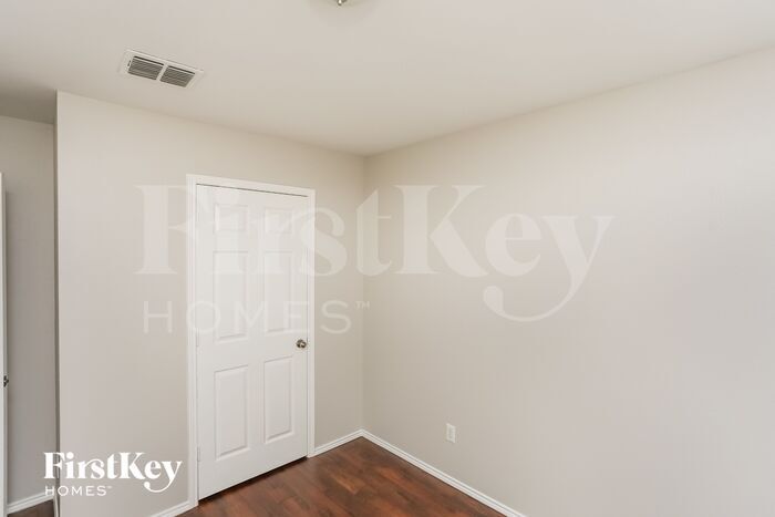 Building Photo - 6927 Misty Meadow Ln