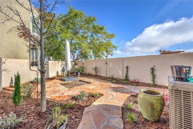 Building Photo - 952 Coatbridge St