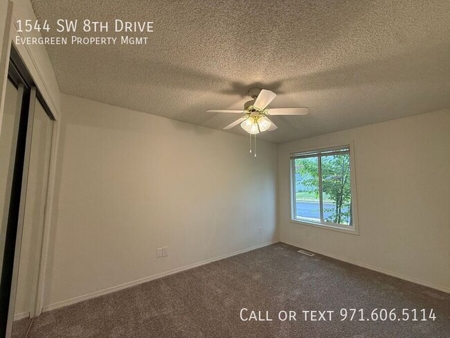 Building Photo - 1544 SW 8th Dr