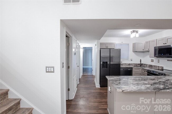 Building Photo - 100 Willow Run Dr